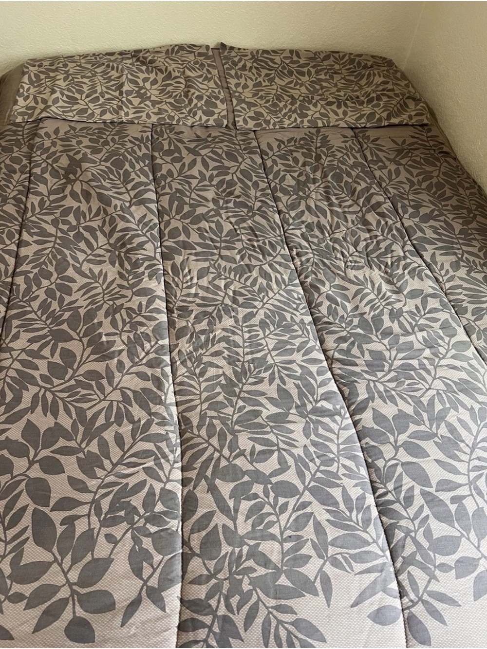 Calvin Klein Madeira Leaf Duvet /2 Shams